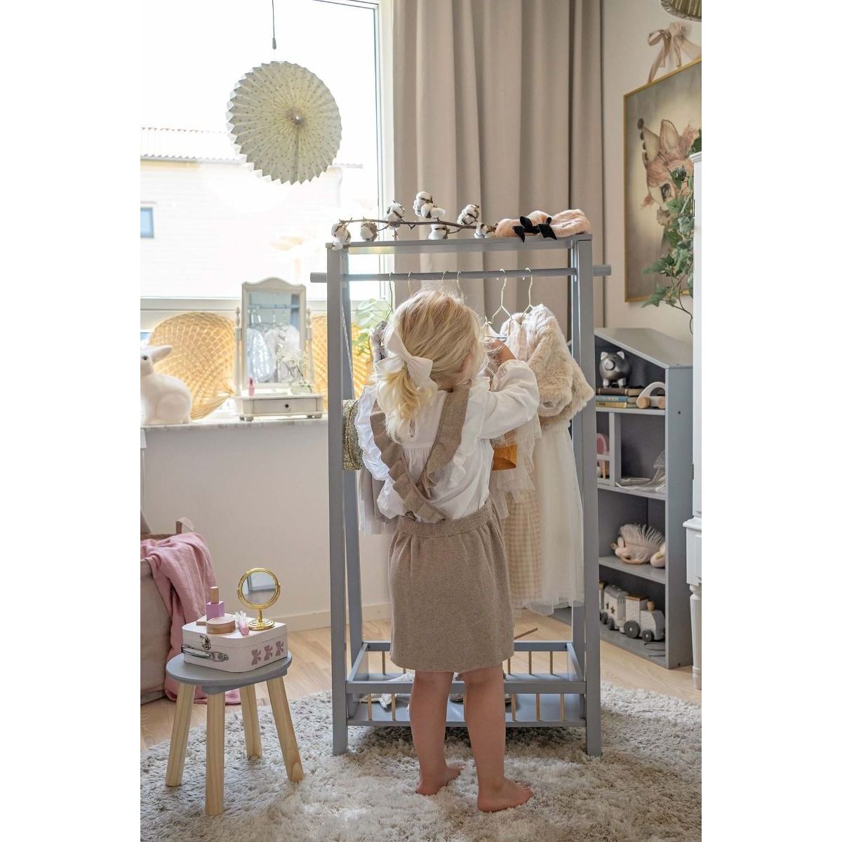 photo_grey_room_clothes